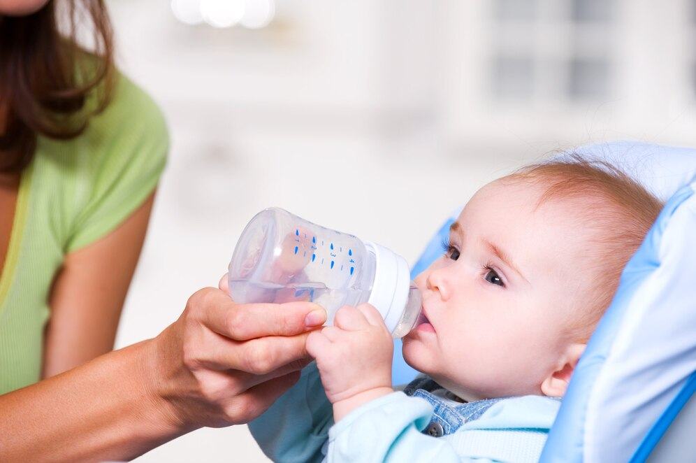 Intoxicatia cu apa la bebelusi. Cauze, simptome si tratament